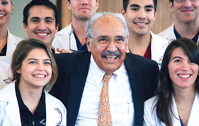Photo: Francisco Fernandez, M.D., with students