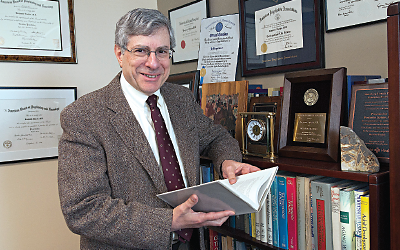 Portrait photo of Dr. Benjamin Liptzin